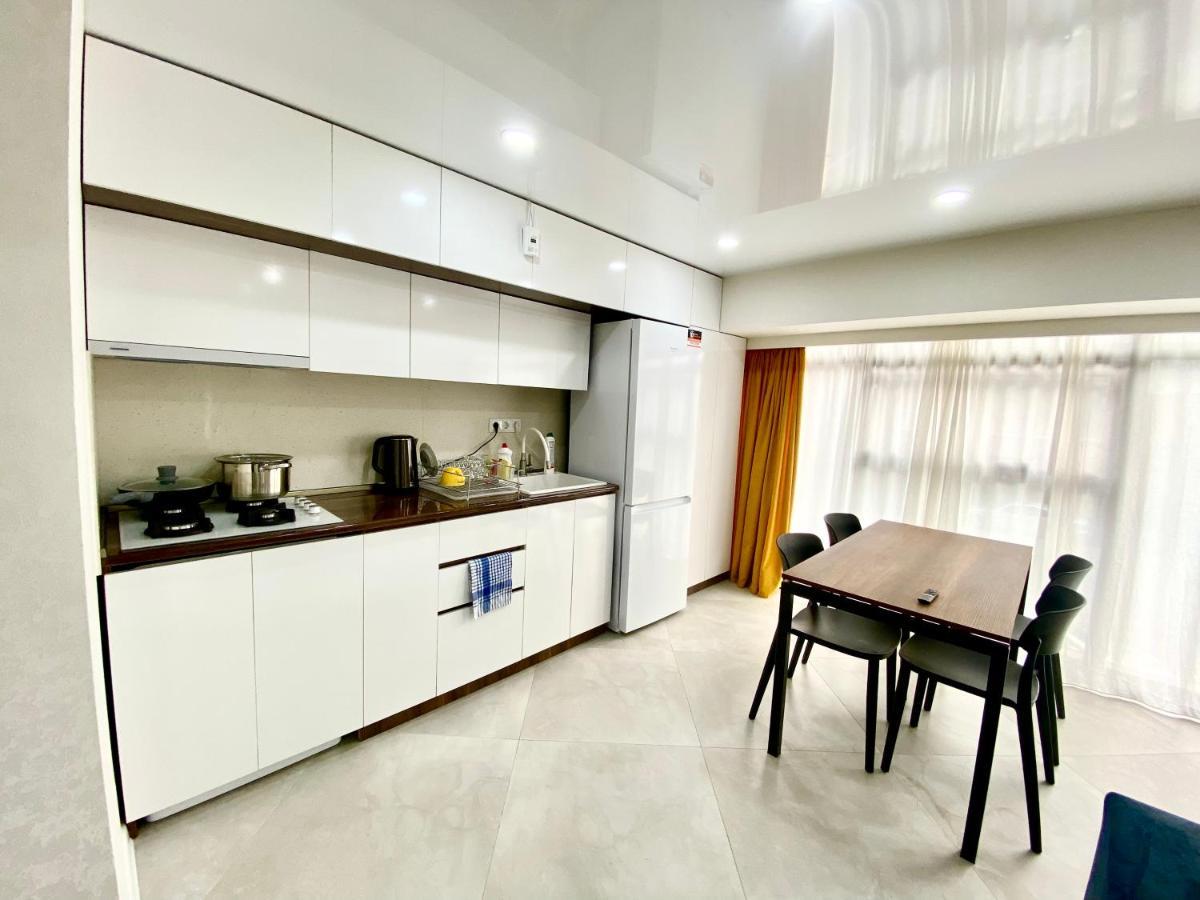 Gss - A Apartment Tbilisi Buitenkant foto